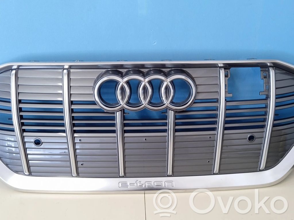 Audi e-tron Grotelės priekinės 