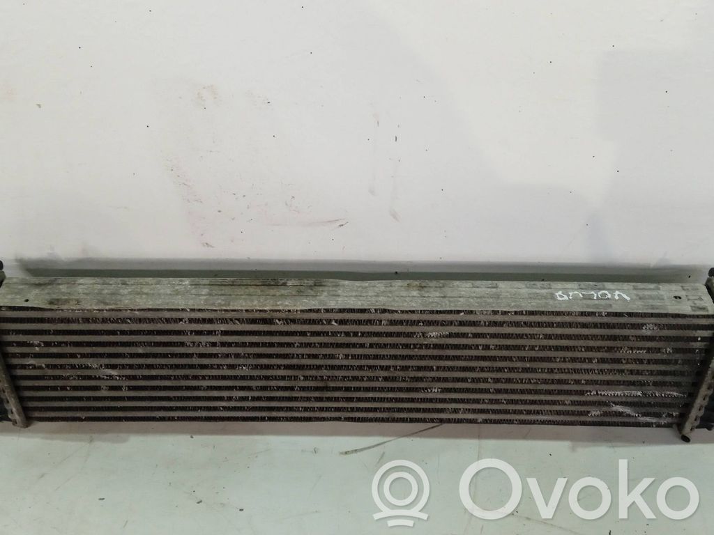 Volvo V40 Interkūlerio radiatorius 