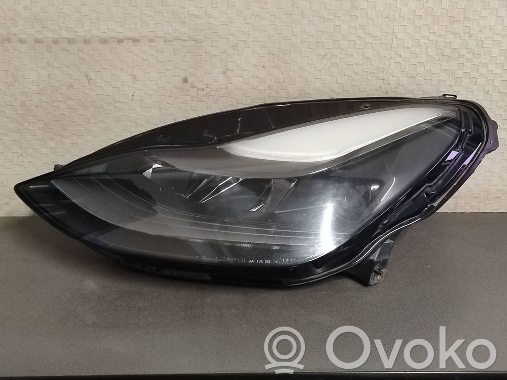 Tesla Model 3 Scheinwerfer 