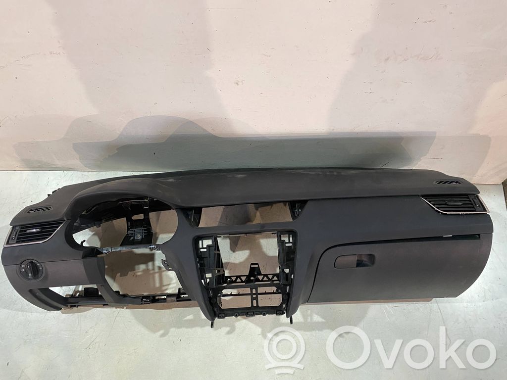 Skoda Octavia Mk3 (5E) Bord 