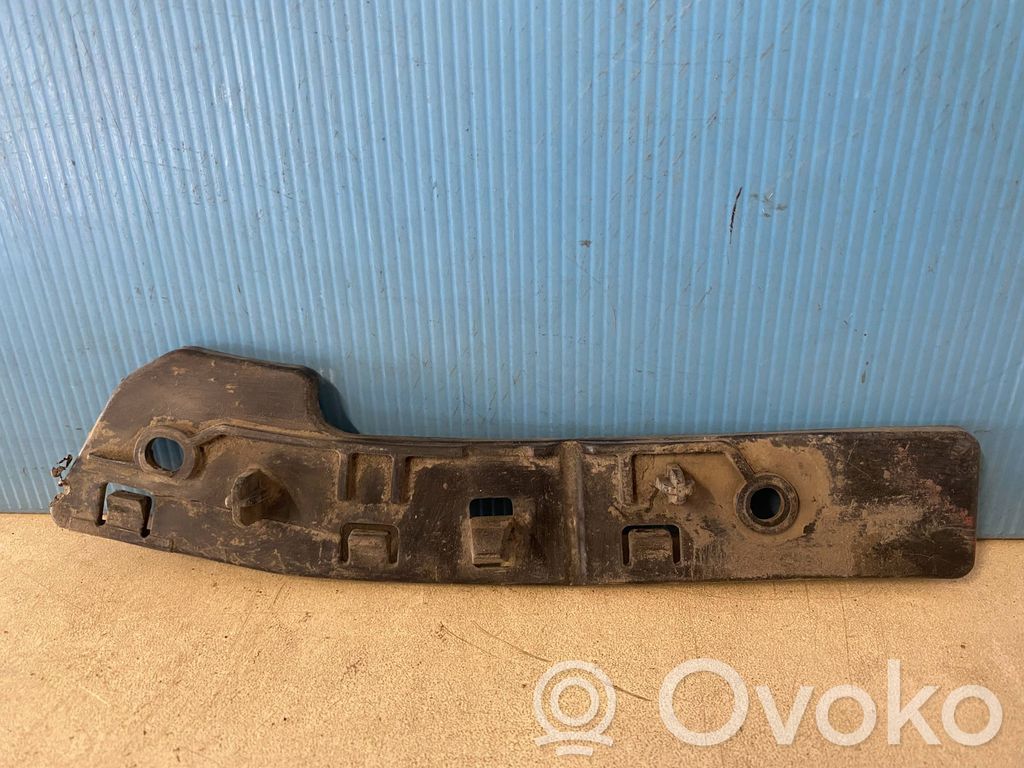 Citroen Berlingo Fender mounting bracket 
