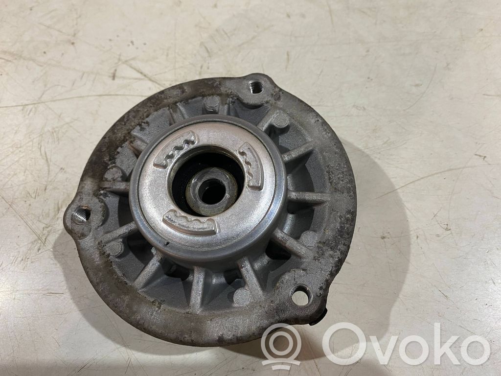 BMW 5 G30 G31 G38 Górne mocowanie amortyzatora przedniego 