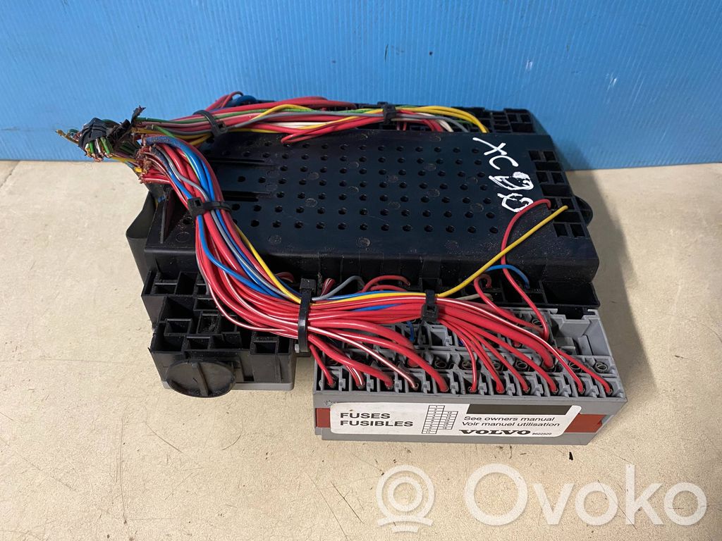 Volvo XC90 Fuse module 