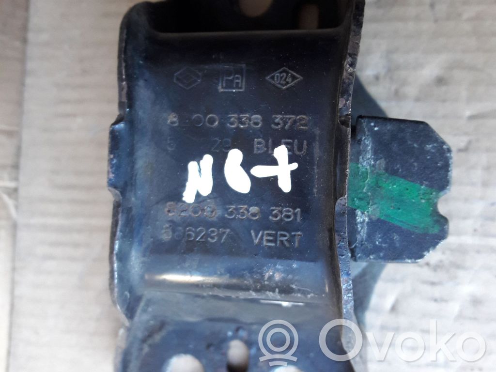 Engine mount bracket   8200338372,8200338381