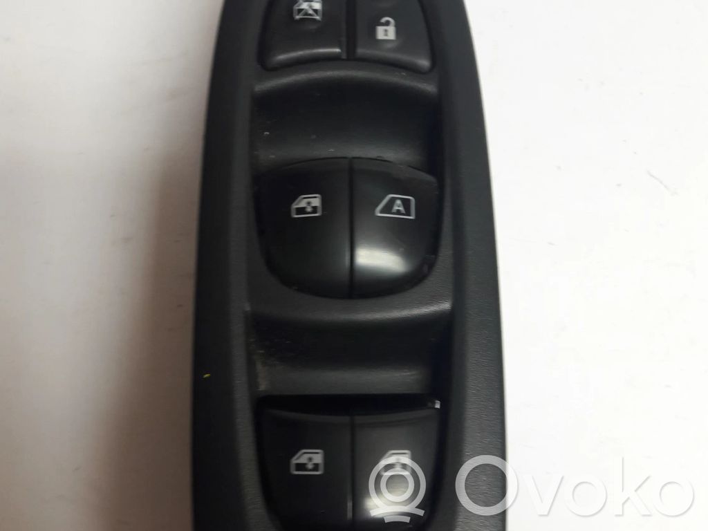 Renault Kadjar Electric window control switch 