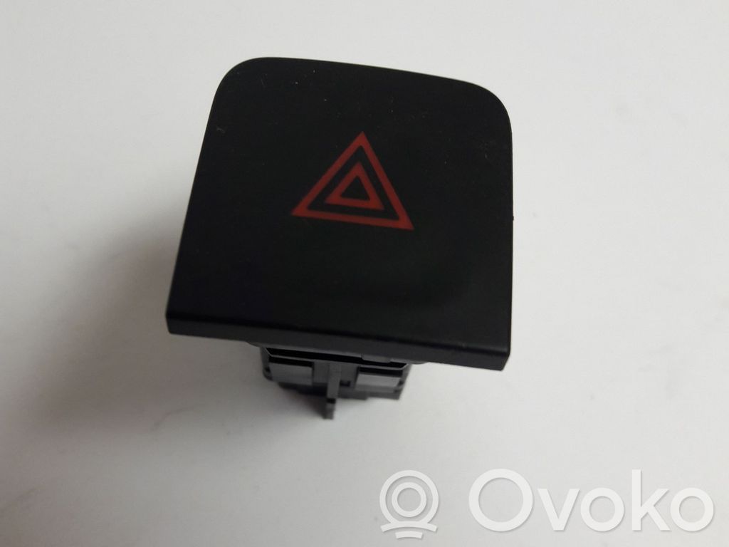 Renault Kadjar Hazard light switch 