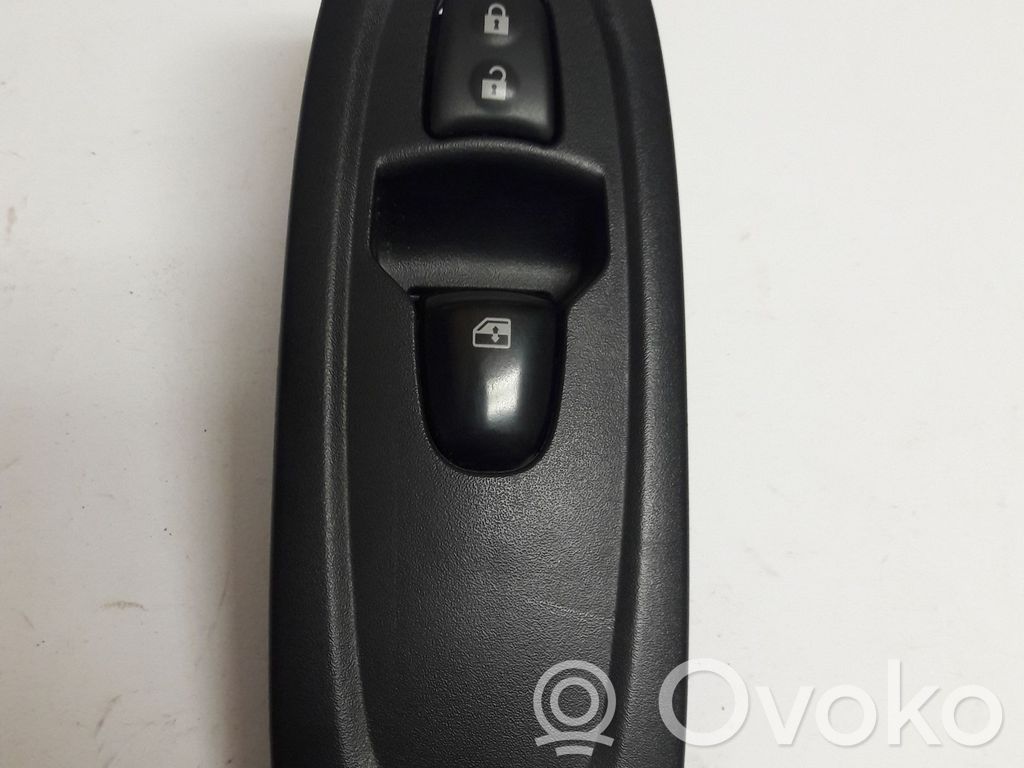 Renault Kadjar Electric window control switch 