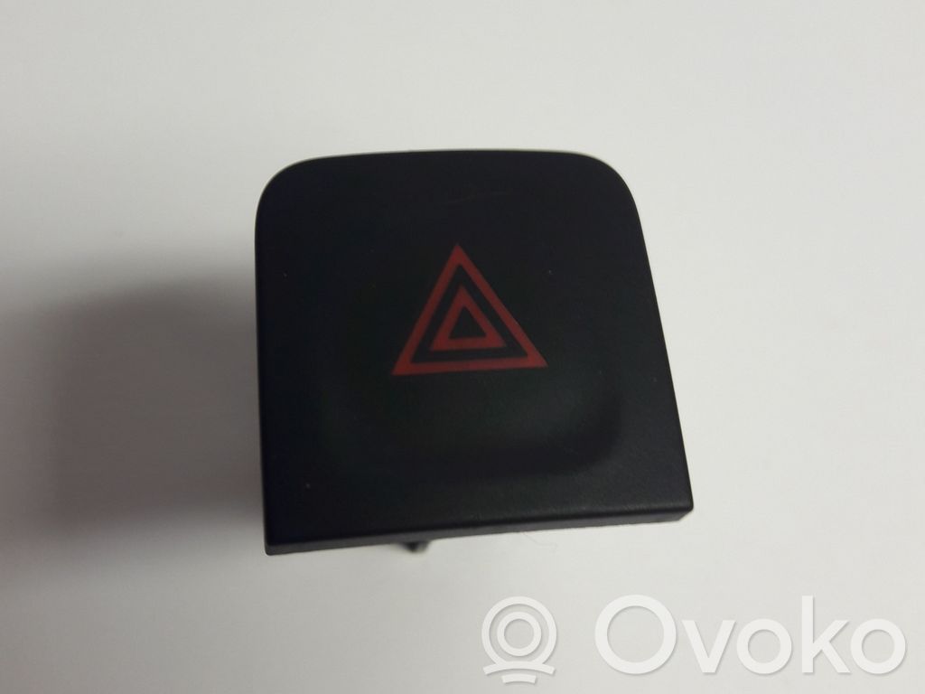 Renault Kadjar Hazard light switch 