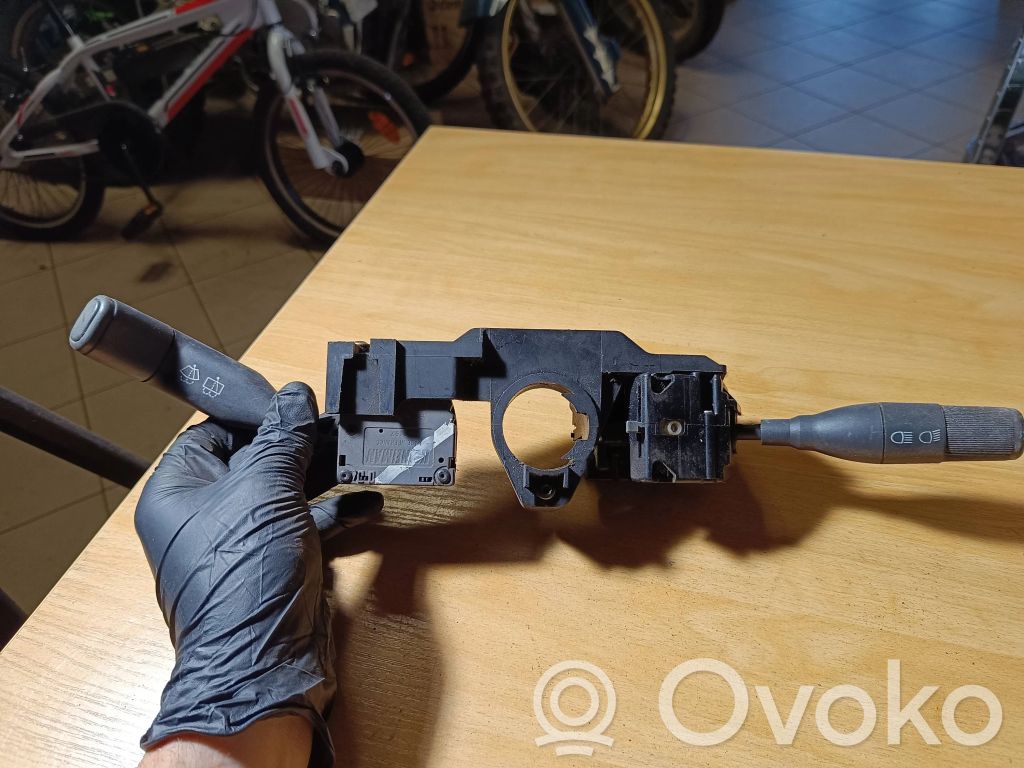 Renault Espace II Wiper turn signal indicator stalk/switch 