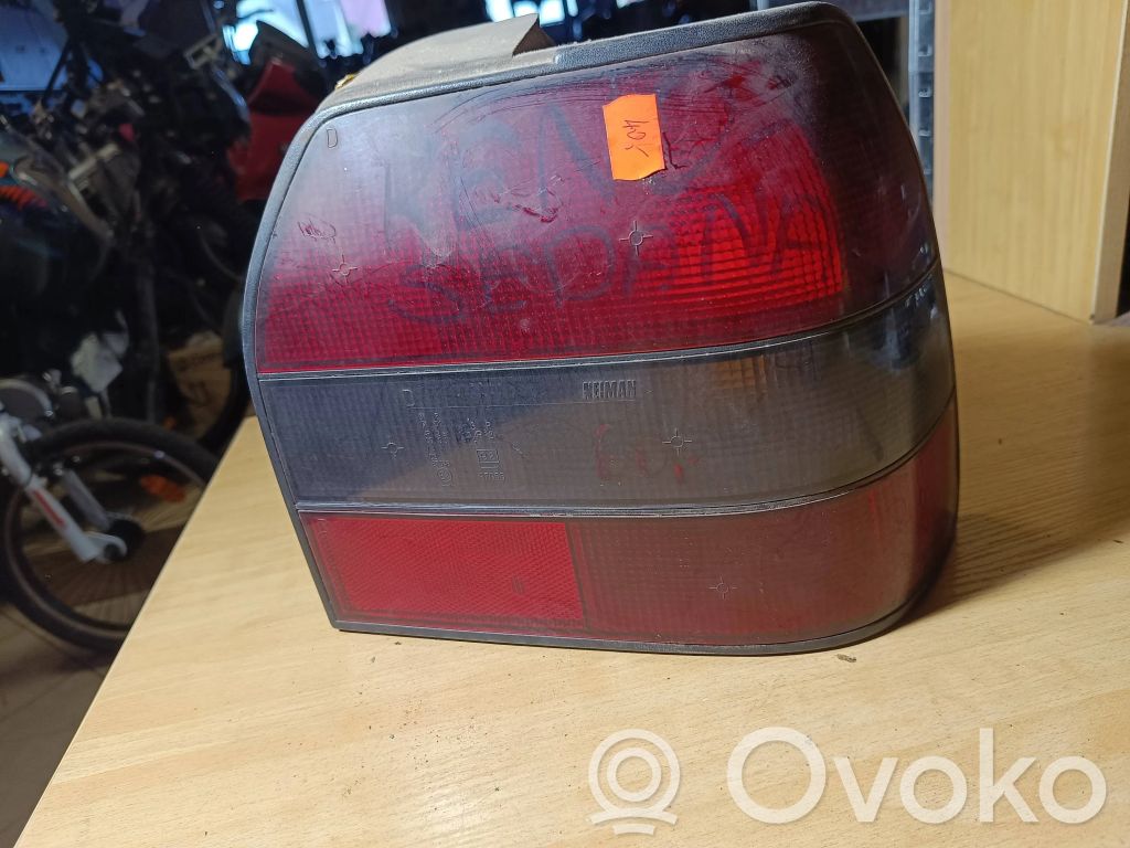 Renault 19 Peleninė panelėje 