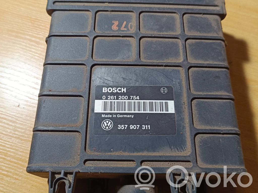 Volkswagen Golf II Engine control unit/module 