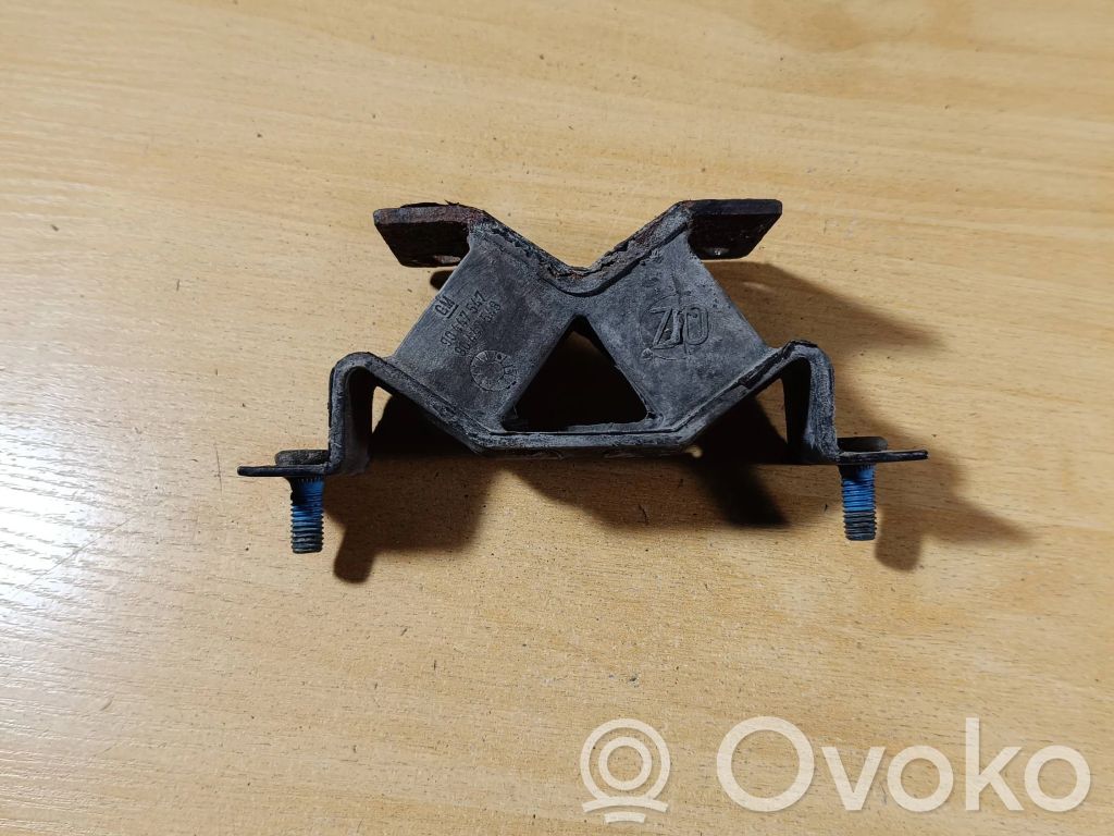 Opel Omega B1 Engine mount bracket 