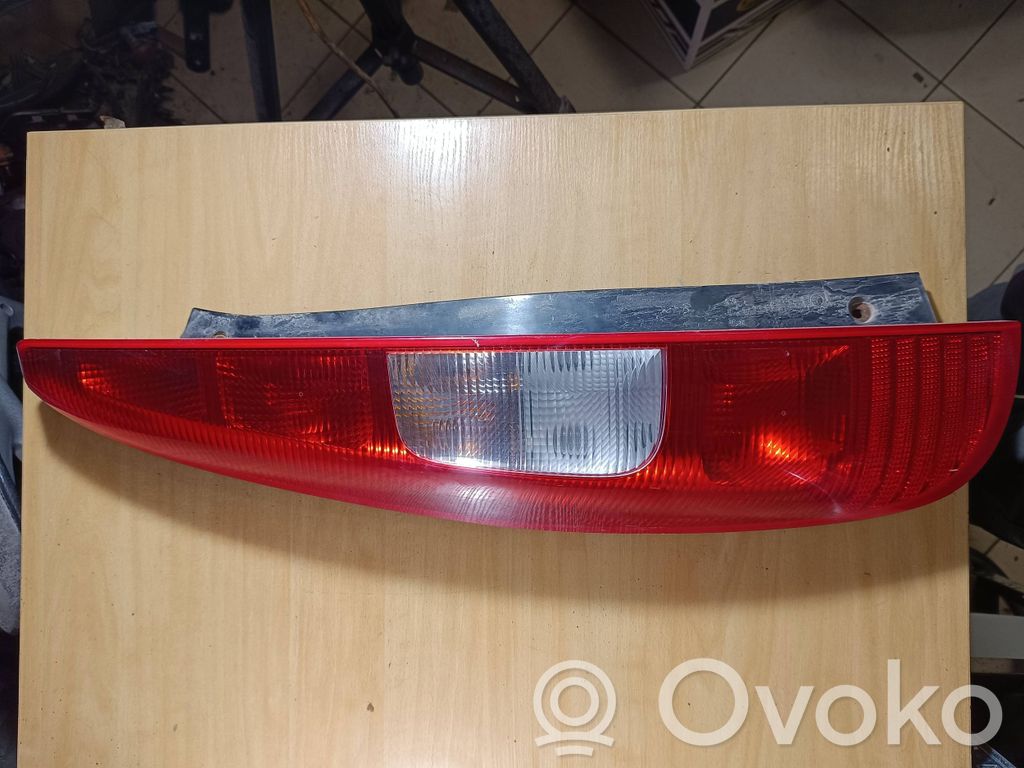Mitsubishi Colt Lampă spate în caroserie 