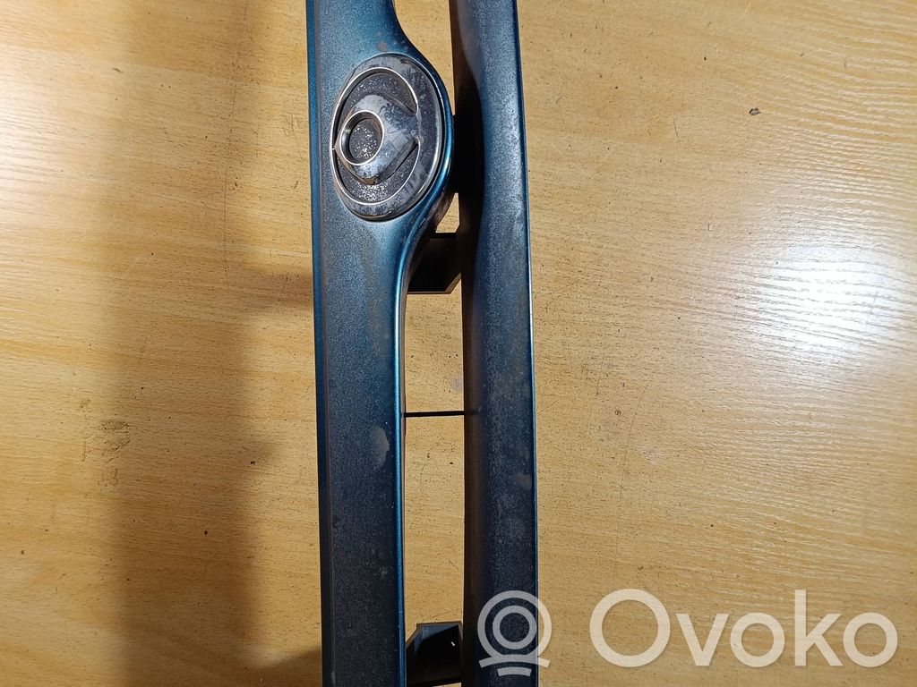 Mazda 626 Grille de calandre avant 