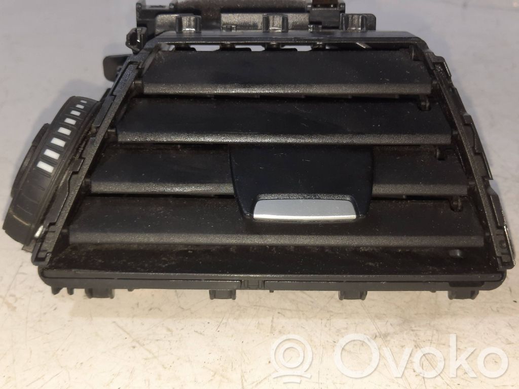 BMW 3 F30 F35 F31 Boczna kratka nawiewu deski rozdzielczej 