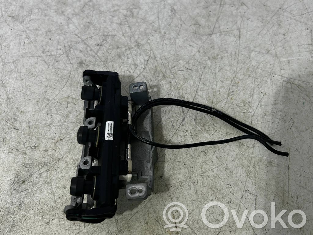 Tesla Model Y Windshield/windscreen camera 