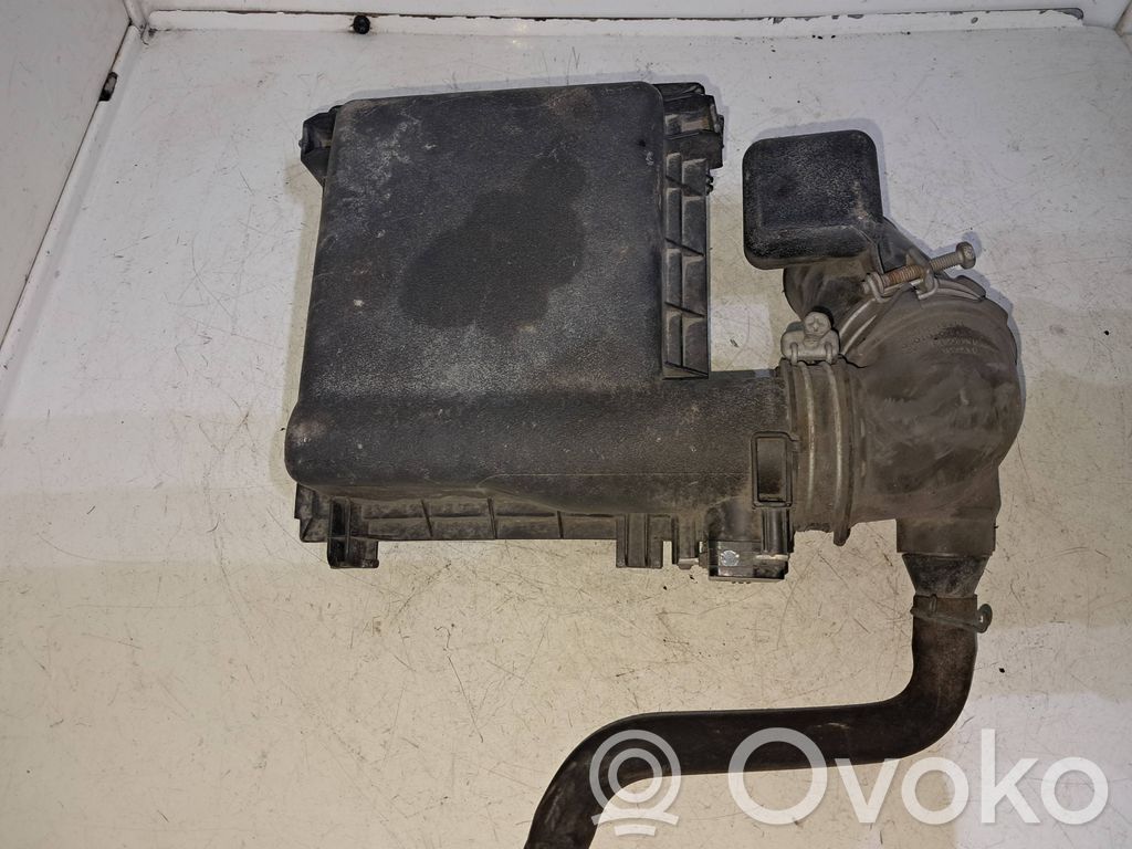 Toyota Auris 150 Osłona / Obudowa filtra powietrza 