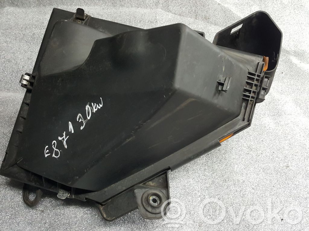 BMW 1 E81 E87 Caja del filtro de aire 
