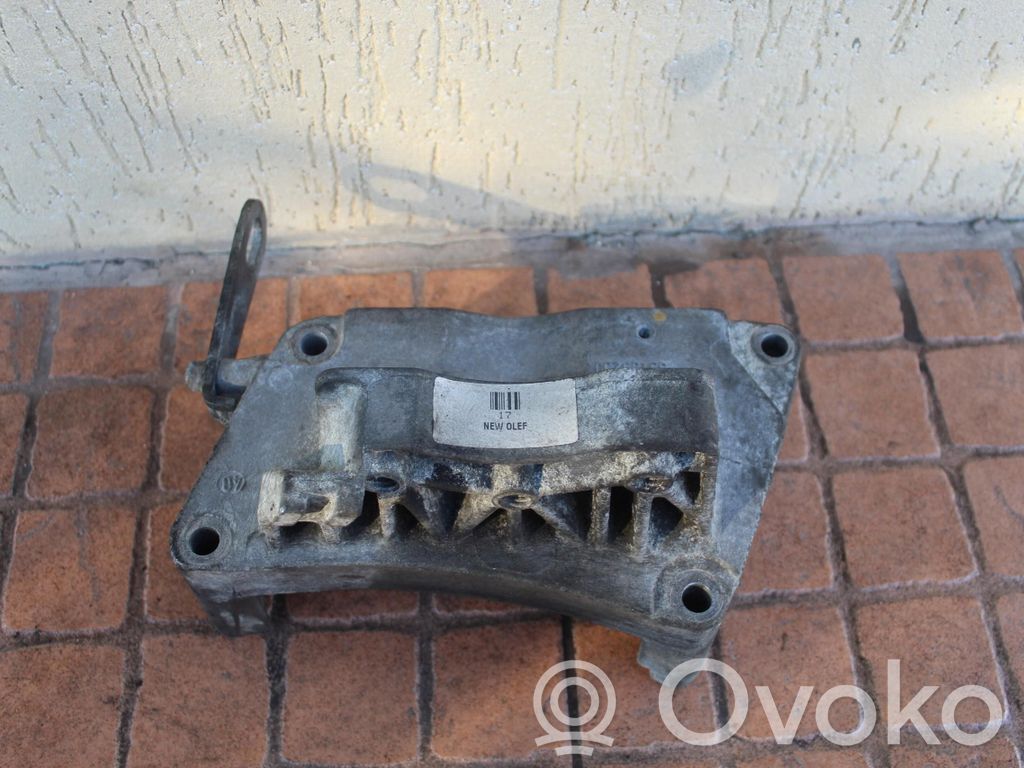 Opel Corsa D Engine mounting bracket 