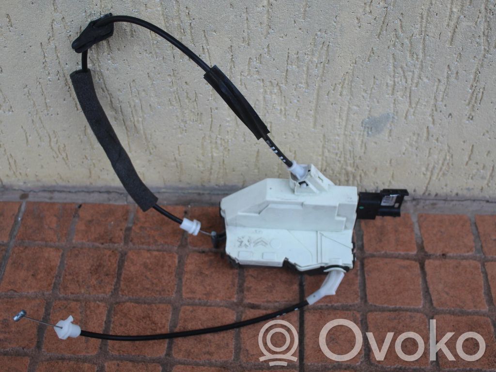 Front door lock   574387,574387