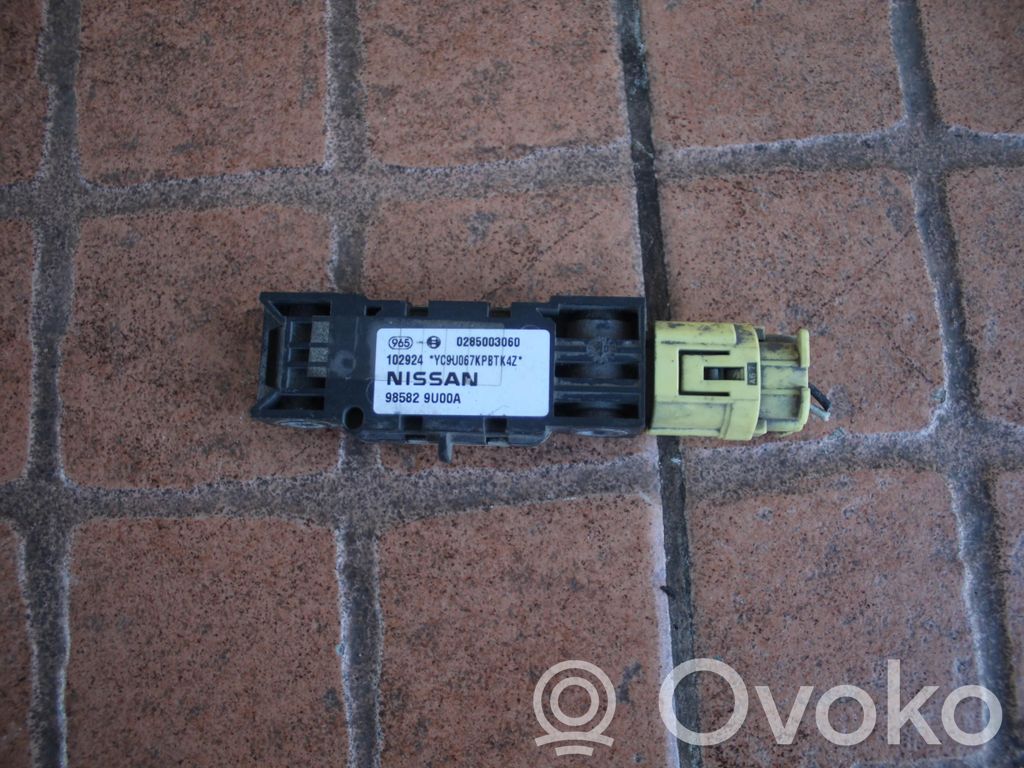 Nissan Note (E11) Airbagsensor Crashsensor Drucksensor 