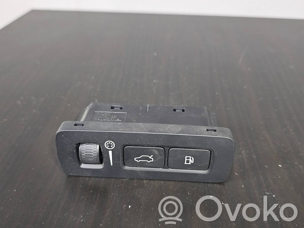 Volvo XC90 Tailgate opening switch 