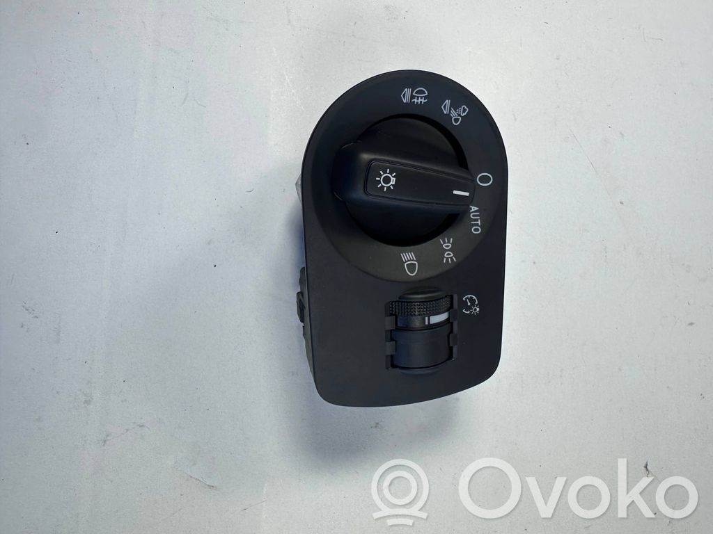 Audi Q3 8U Interrupteur d’éclairage 