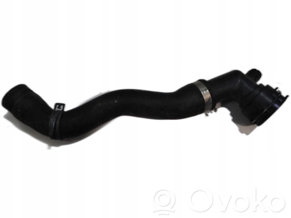 Audi A4 S4 B9 8W Engine coolant pipe/hose 