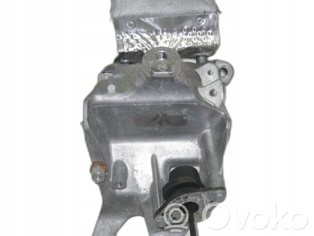Audi A4 S4 B9 Engine mounting bracket 