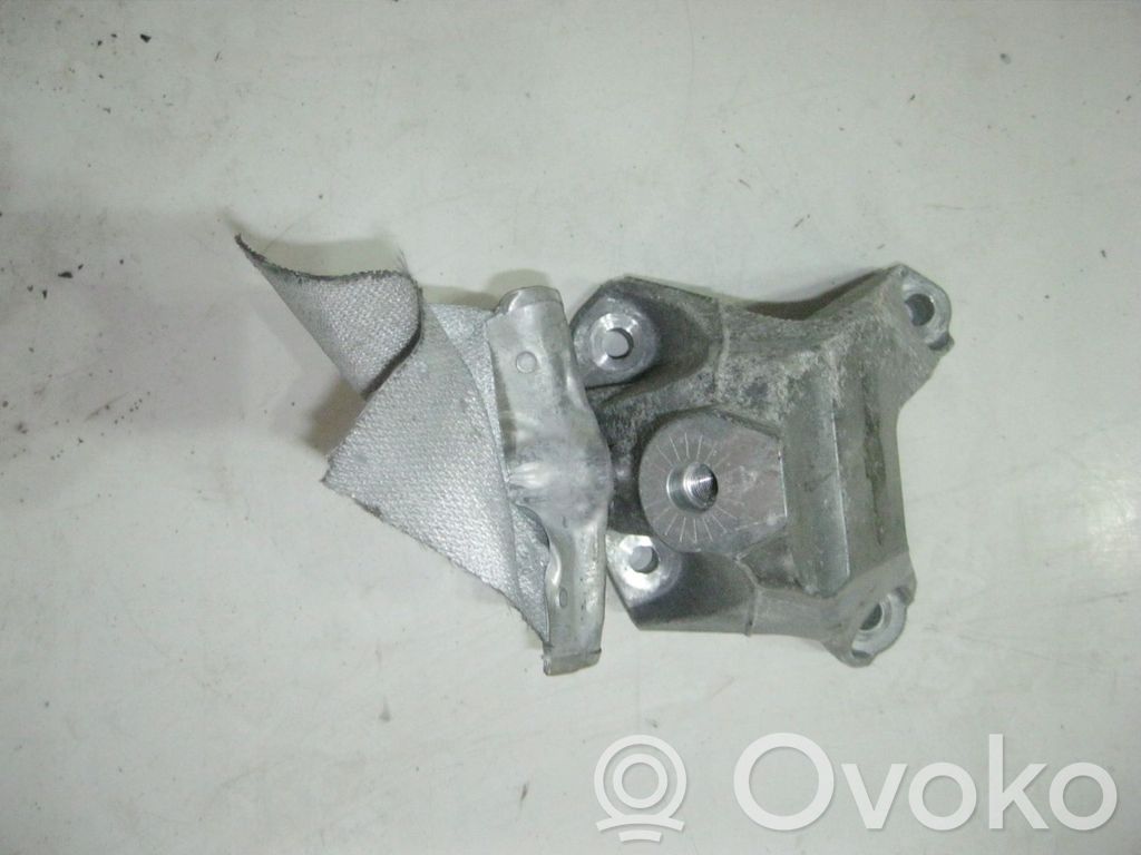 Audi Q7 4M Engine mounting bracket 