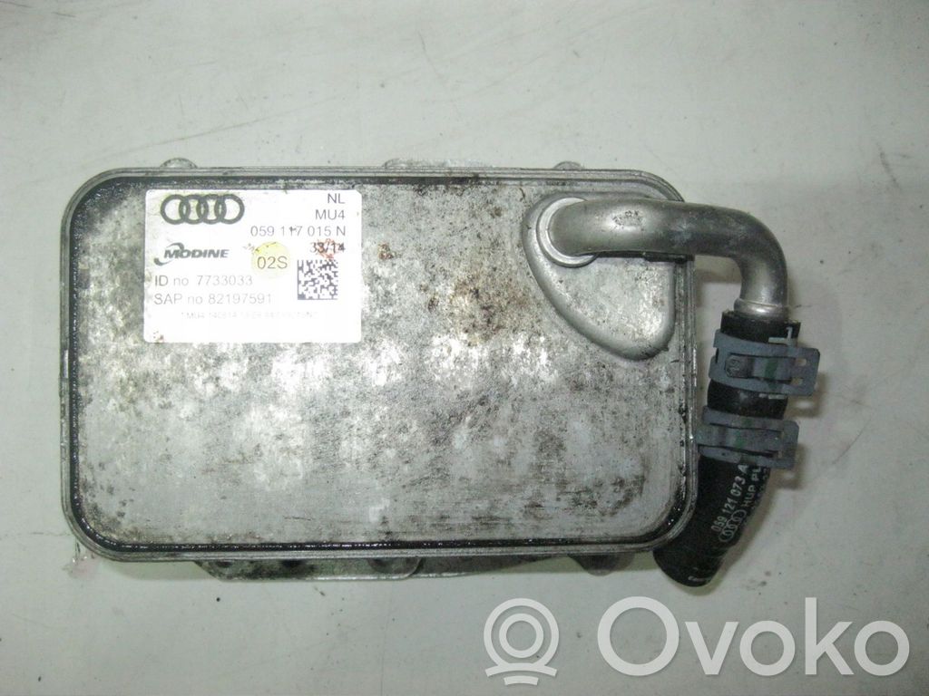 Audi Q7 4M Engine oil radiator 