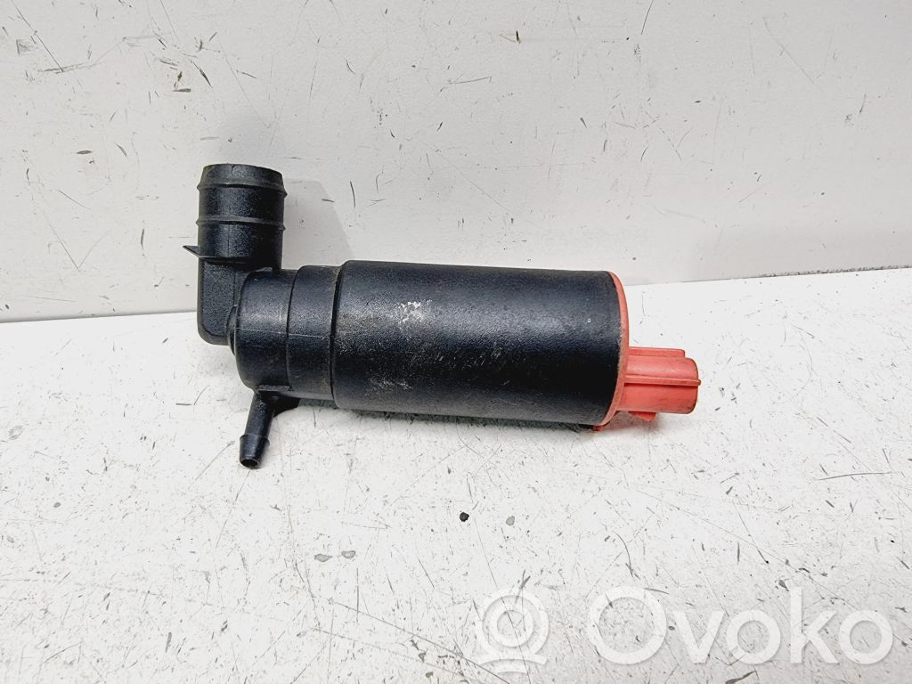 Toyota Avensis Verso Windscreen/windshield washer pump 