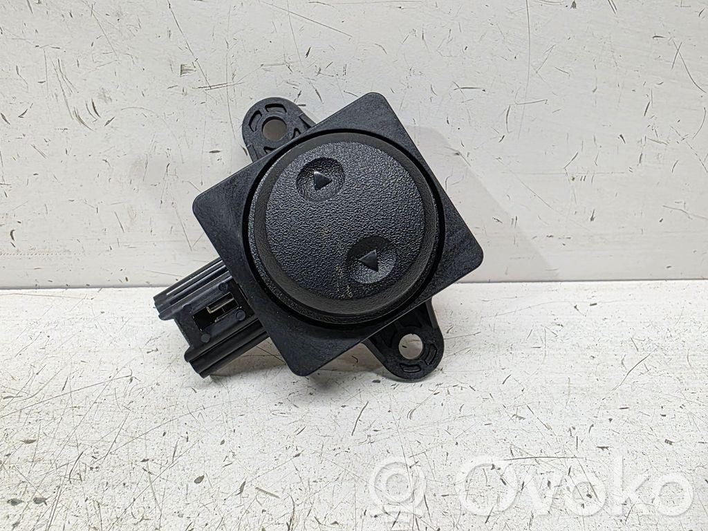 Nissan Qashqai J12 Pokrętło regulacyjne fotela 