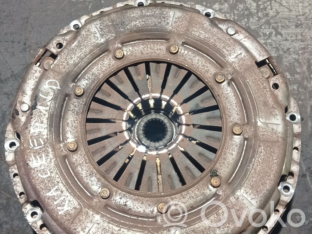 KIA Ceed Sankabos komplektas 