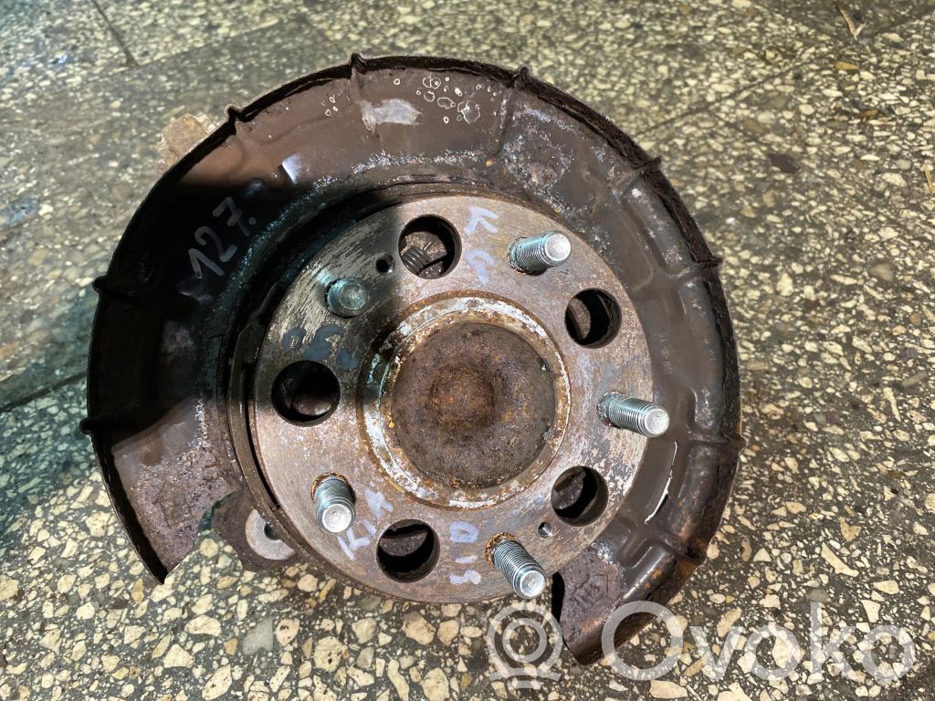 Rear wheel hub