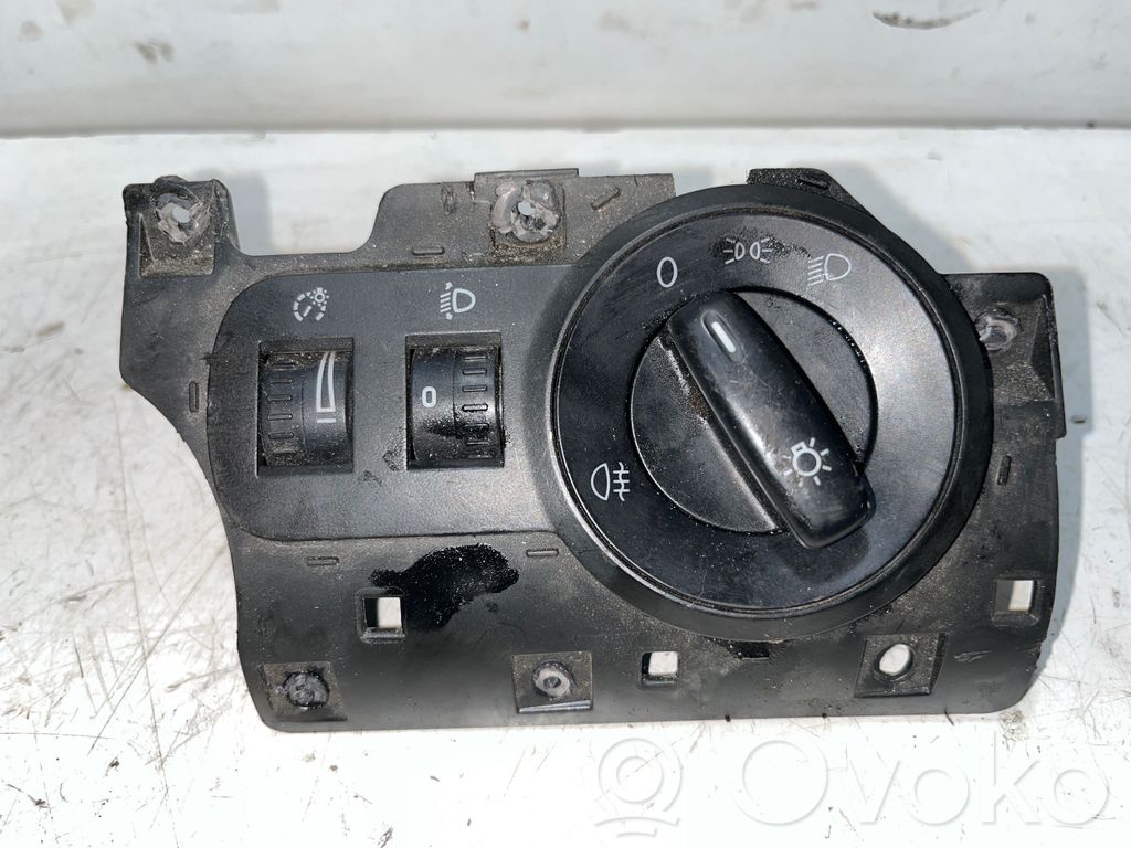 Light switch   2K0941333B