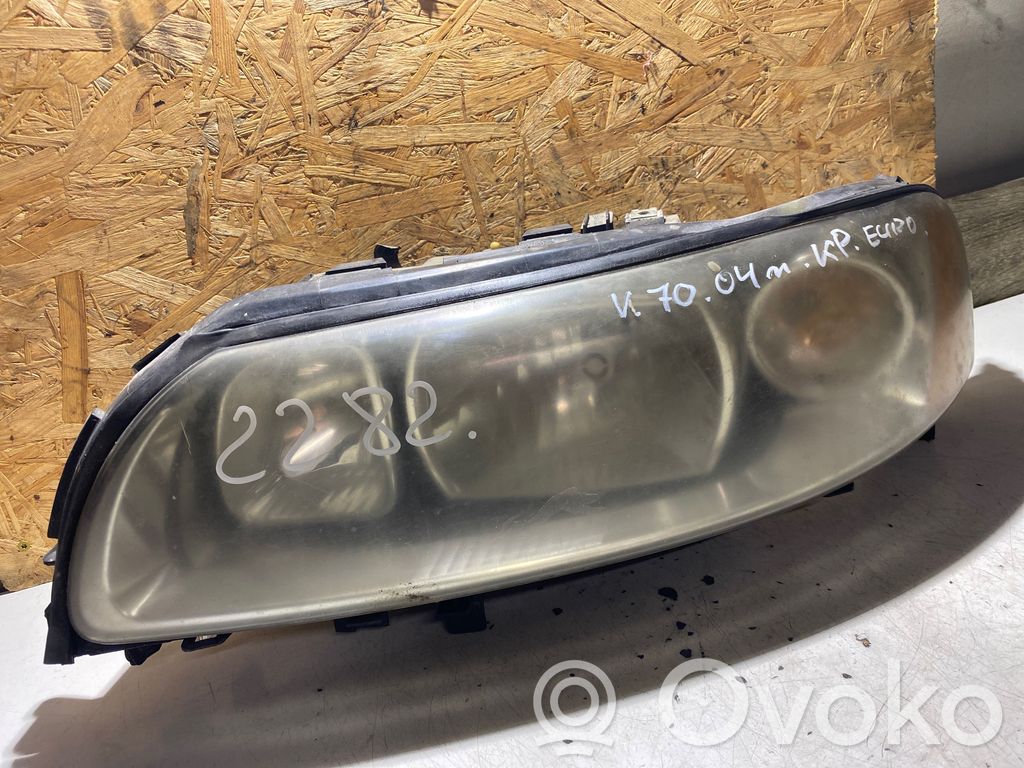 Phare frontale   P2004V70,89900271,30698841