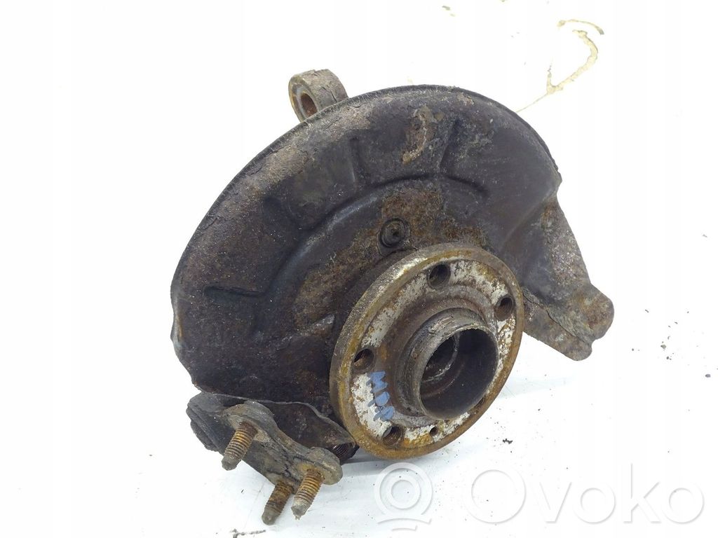 Front wheel hub spindle knuckle
