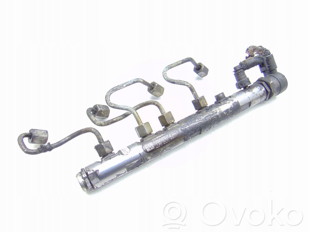 Fuel main line pipe   7809128