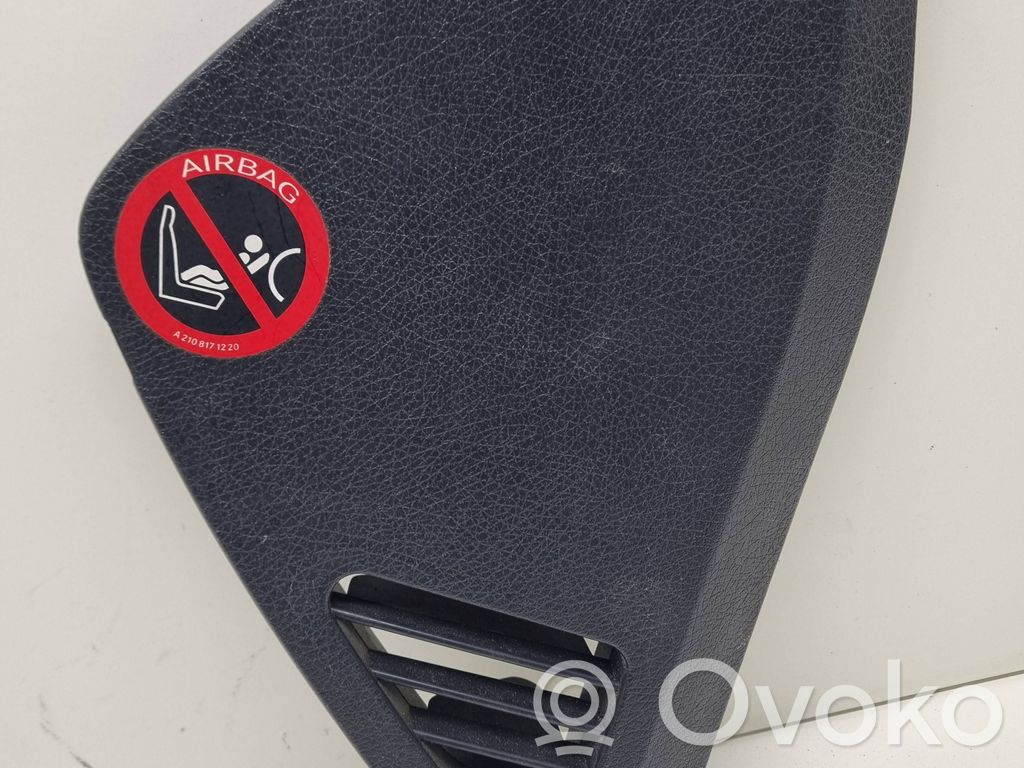 Mercedes-Benz E W211 Kita salono detalė 
