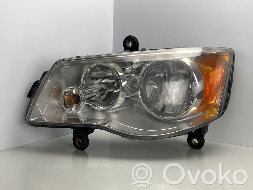 Chrysler Grand Voyager V Lampa przednia 