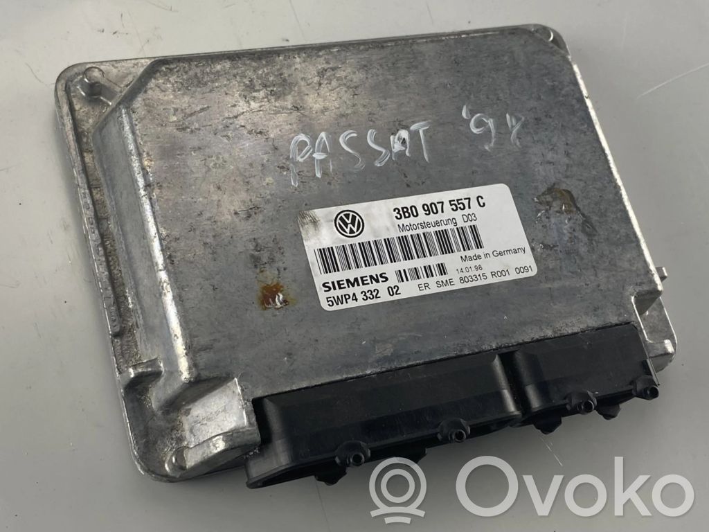 Volkswagen PASSAT B5 Engine control unit/module 