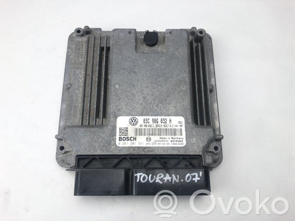 Volkswagen Touran I Engine control unit/module 