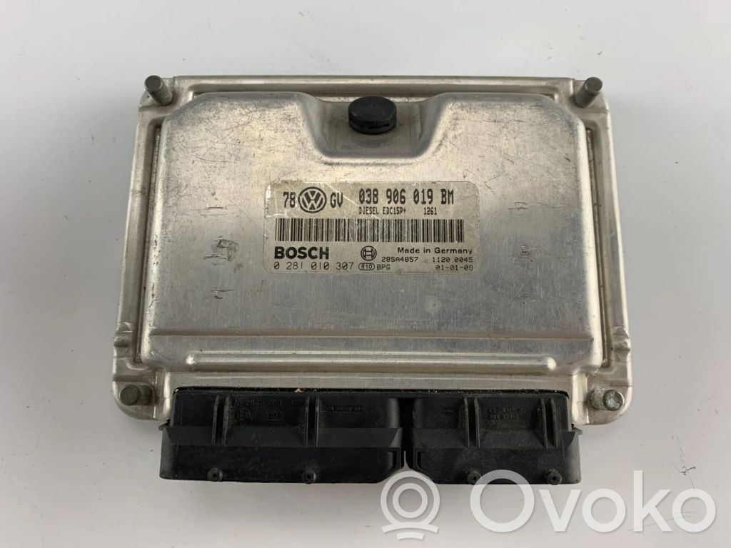 Volkswagen PASSAT B5 Engine control unit/module 