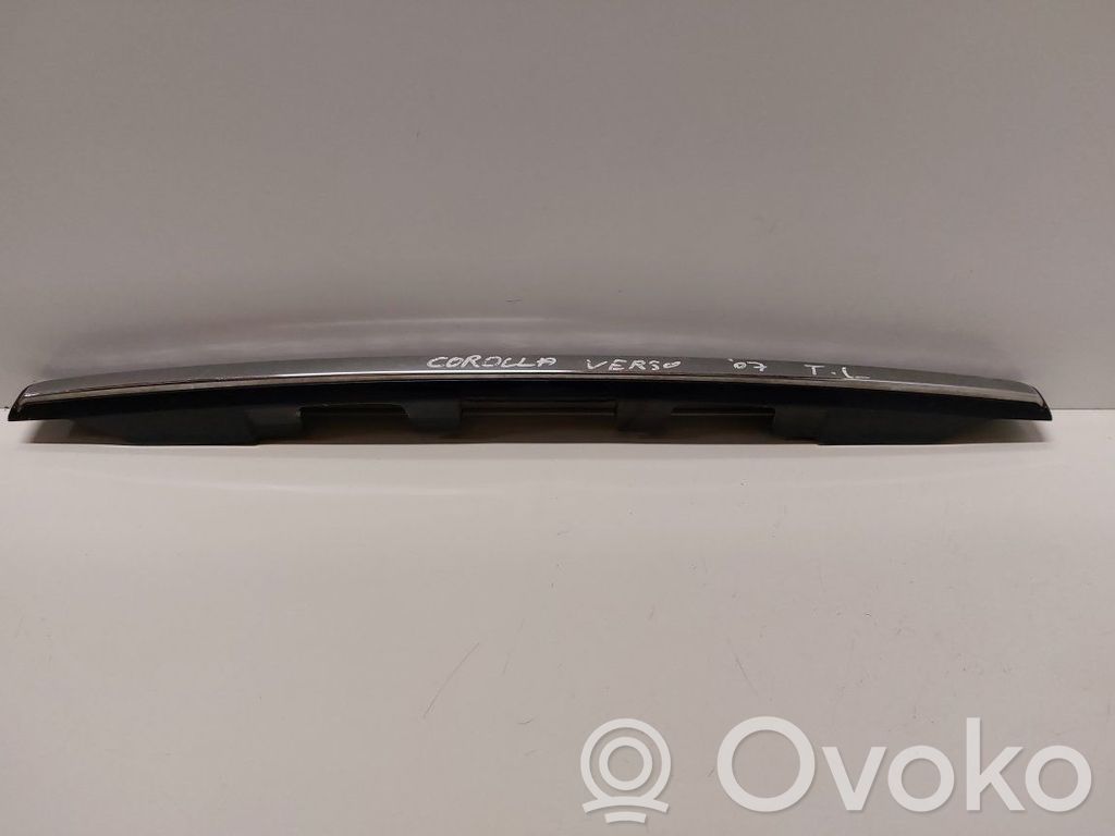 Toyota Corolla Verso E121 Mască capotă portbagaj 