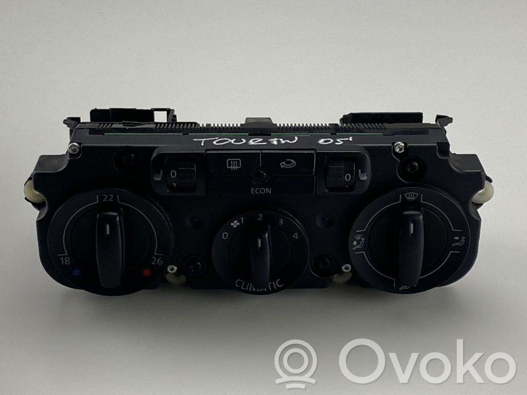 Volkswagen Touran I Climate control unit 