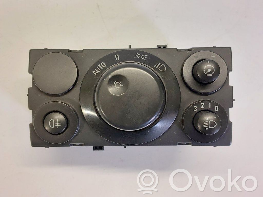 Opel Astra H Light switch 