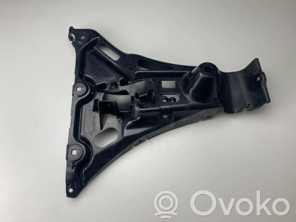 Rear bumper mounting bracket