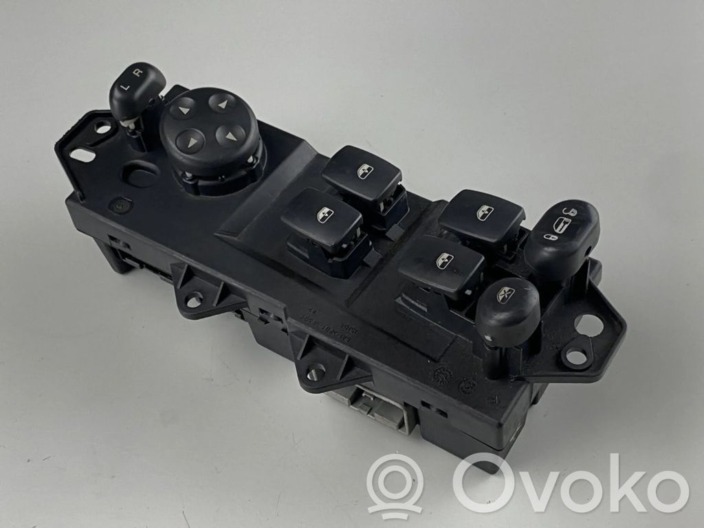 Electric window control switch   04685980AE,04685980AE