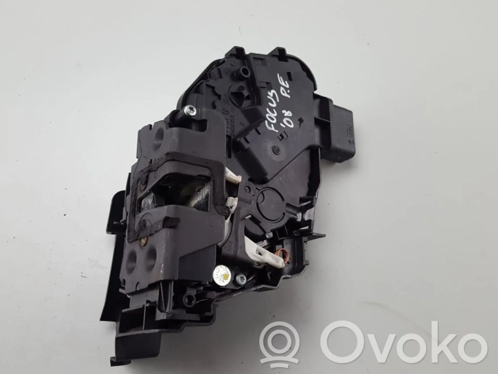 Ford Focus Priekšpusē slēdzene 